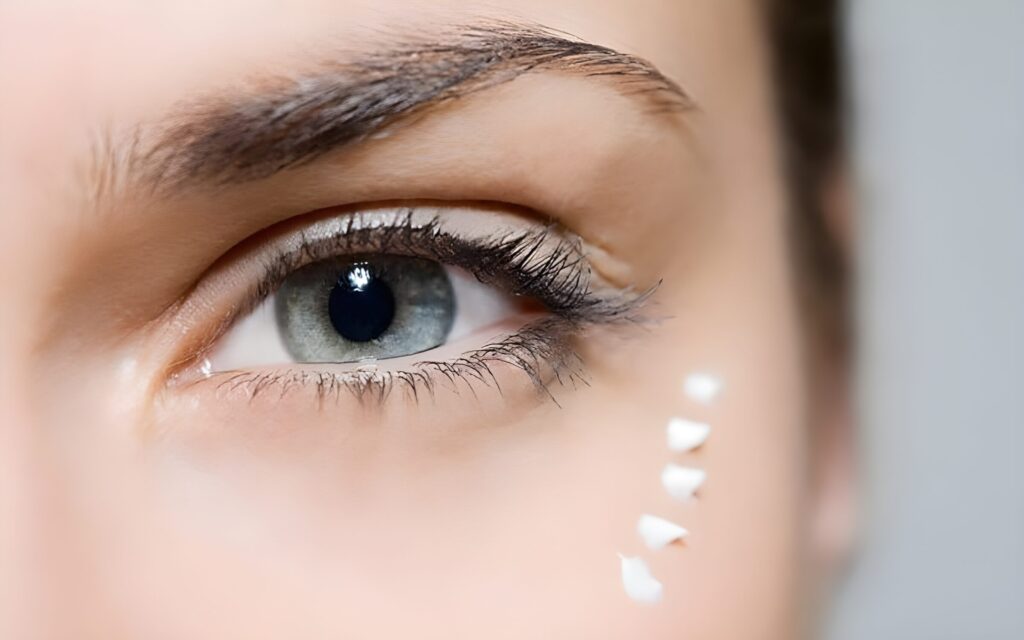 3W CLINIC Collagen Eye Cream Whitening 