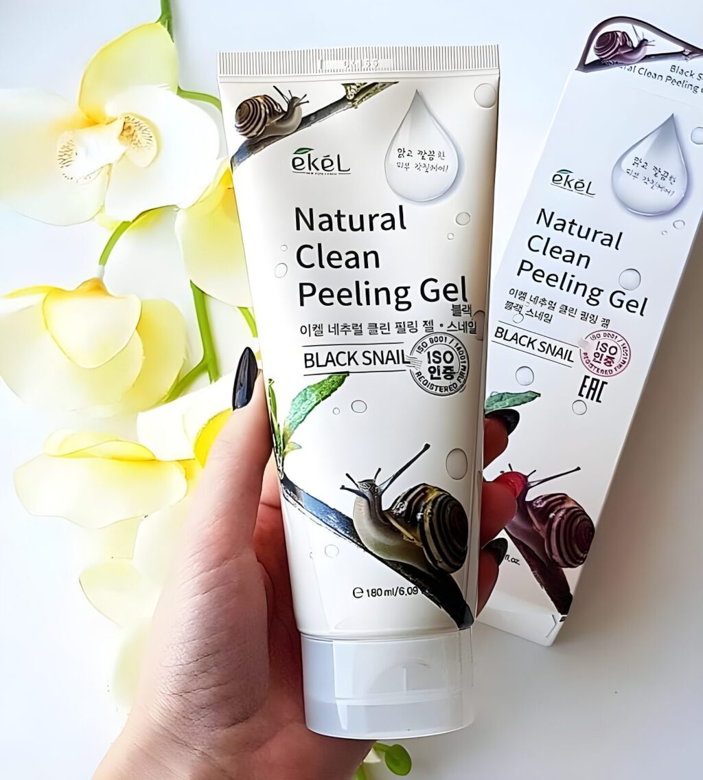 EKEL Natural Black Snail Clean Peeling Gel
