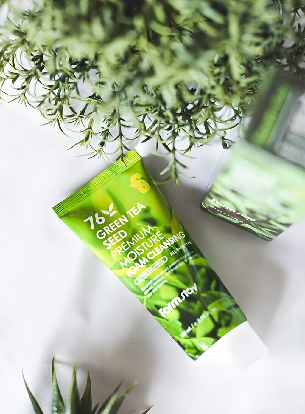 FarmStay 76 Green Tea Seed Premium Moisture Foam Cleansing