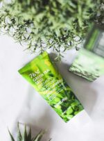 FarmStay 76 Green Tea Seed Premium Moisture Foam Cleansing