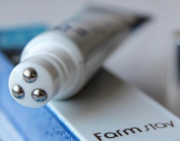 FarmStay Collagen Water Full Moist Rolling Eye Serum 25ml